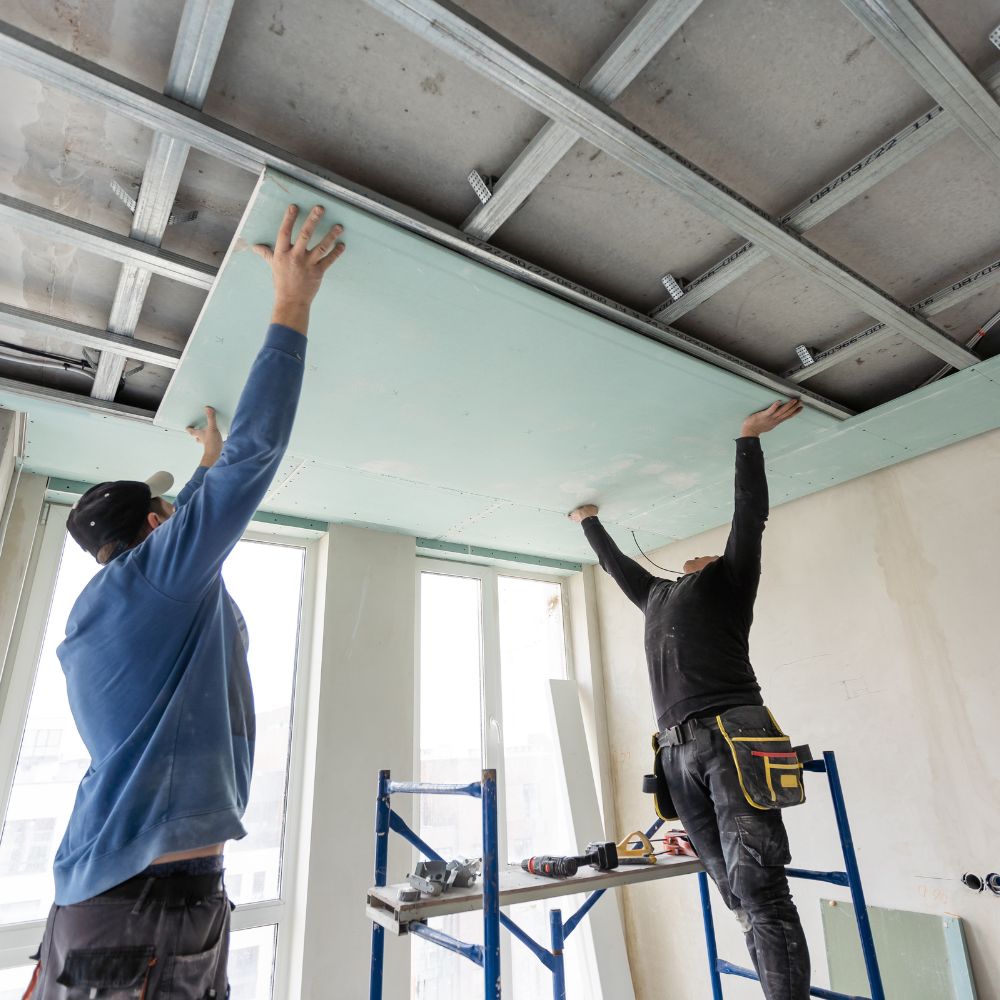 Beispiel: Innenausbau mit einer neuen Deckenbekleidung